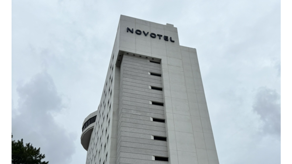 決起集会会場：NOVOTEL