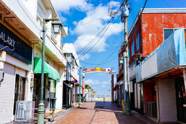 沖縄のRC造の街並み